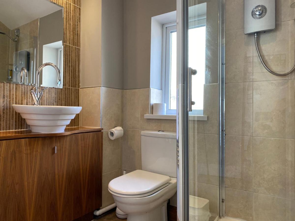 Number One Hundred Bed And Breakfast Cardiff Luaran gambar