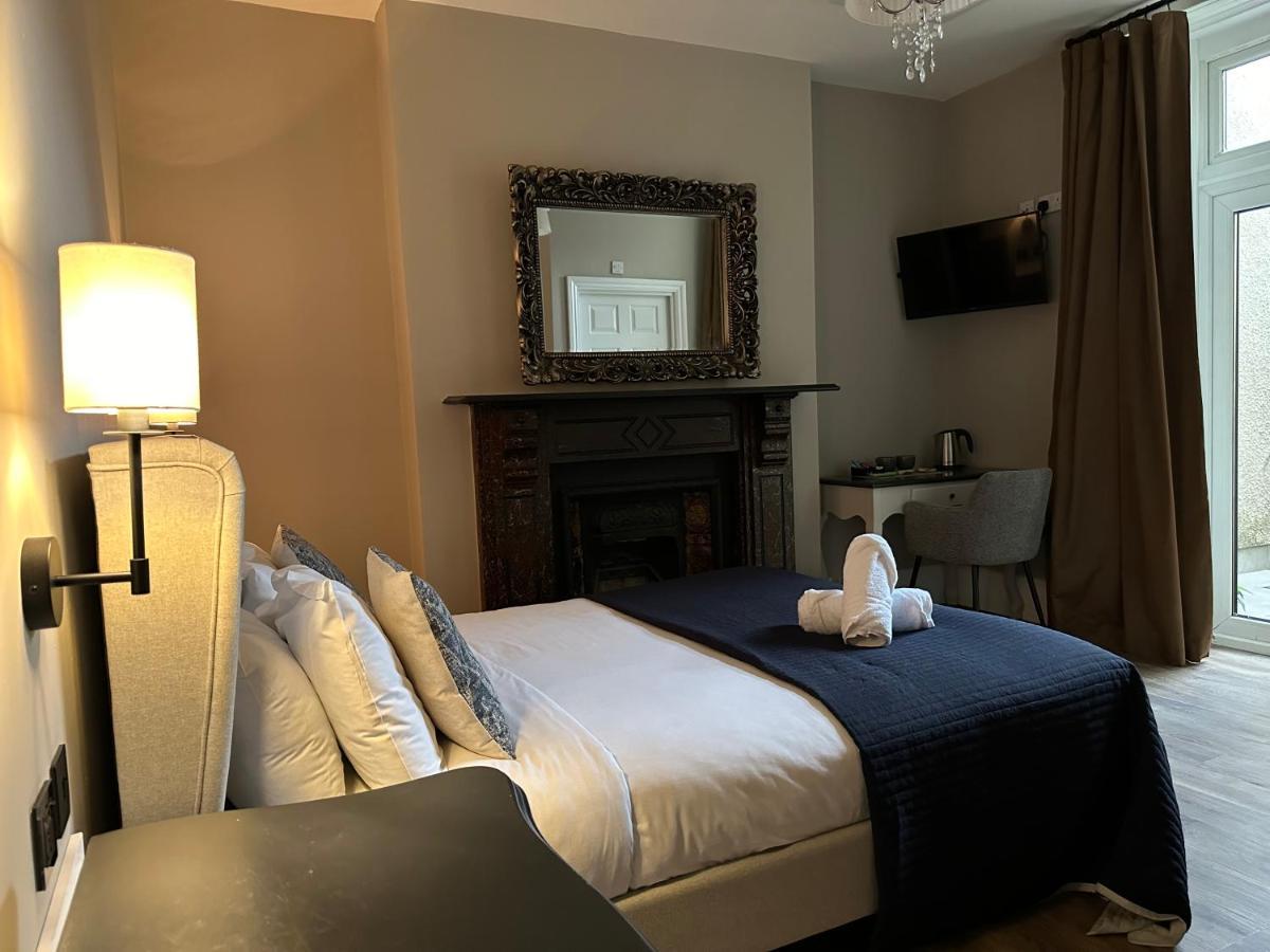 Number One Hundred Bed And Breakfast Cardiff Luaran gambar