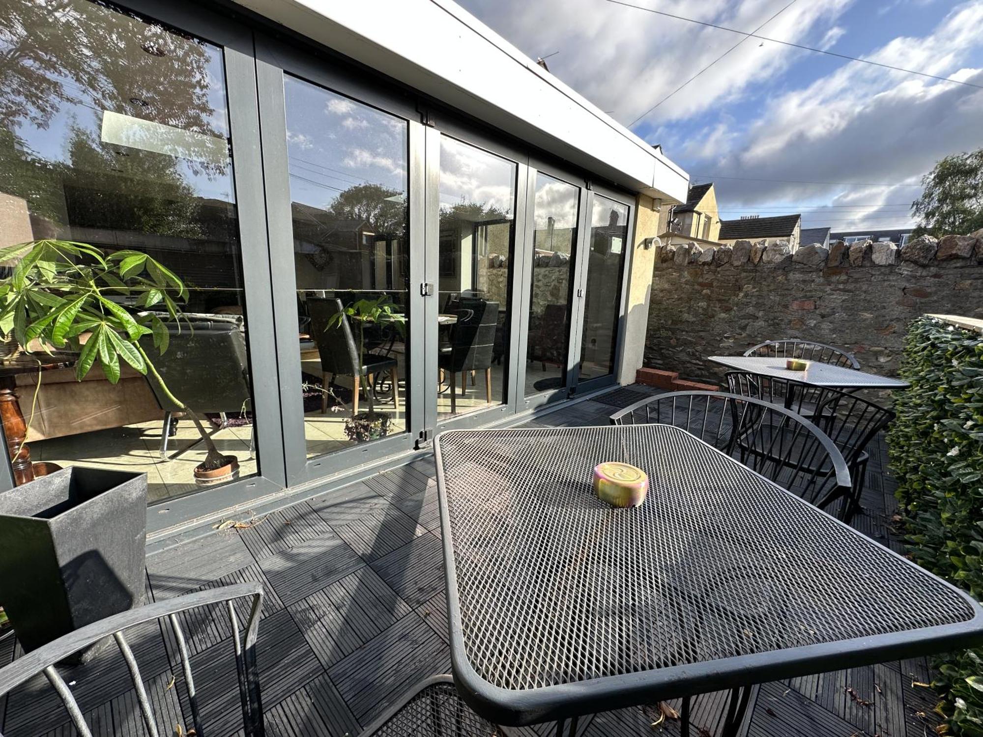 Number One Hundred Bed And Breakfast Cardiff Luaran gambar